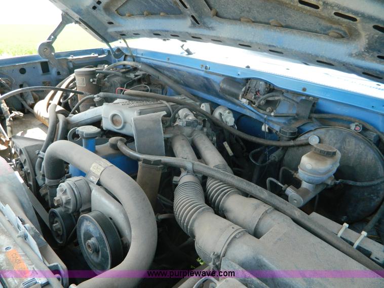 image for item K8067 1991 Ford F150 pickup truck