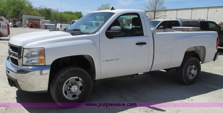 image for item R9277 2008 Chevrolet Silverado 2500HD pickup truck
