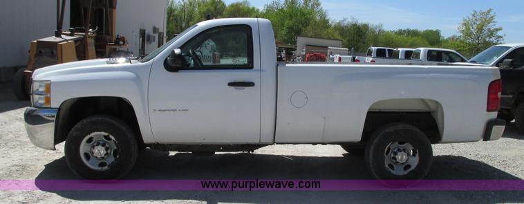 image for item R9277 2008 Chevrolet Silverado 2500HD pickup truck