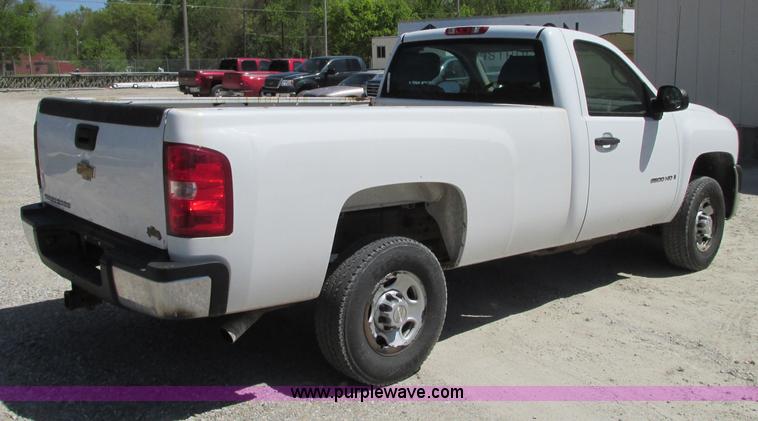 image for item R9277 2008 Chevrolet Silverado 2500HD pickup truck