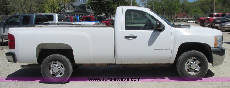image for item R9277 2008 Chevrolet Silverado 2500HD pickup truck