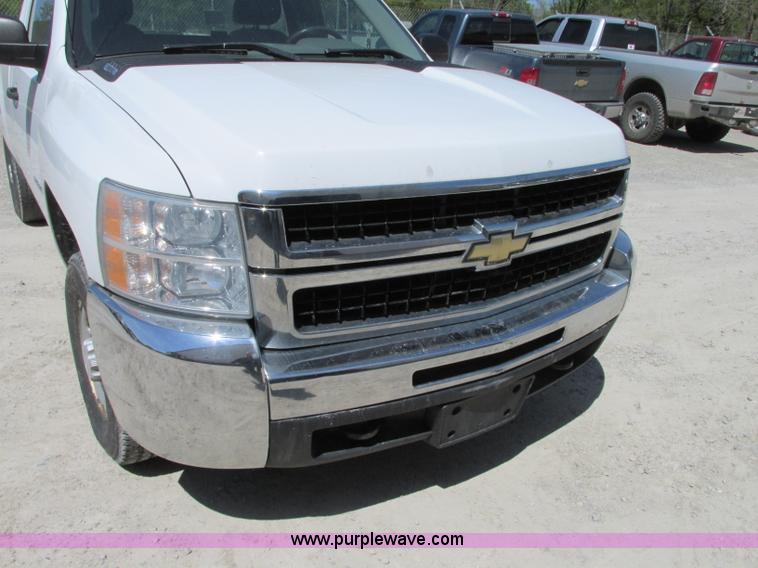 image for item R9277 2008 Chevrolet Silverado 2500HD pickup truck
