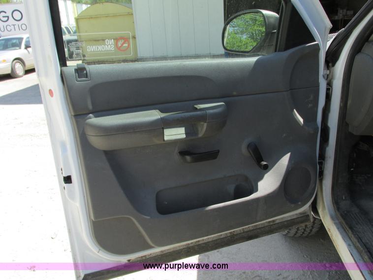 image for item R9277 2008 Chevrolet Silverado 2500HD pickup truck