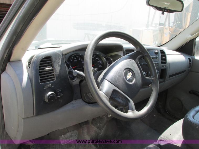 image for item R9277 2008 Chevrolet Silverado 2500HD pickup truck