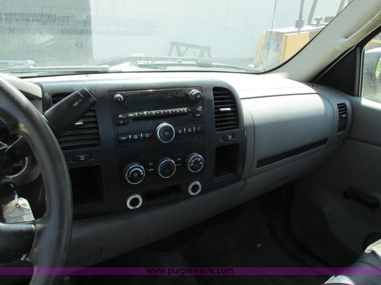 image for item R9277 2008 Chevrolet Silverado 2500HD pickup truck