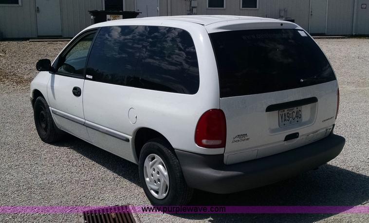 image for item Z9489 1999 Dodge Caravan van