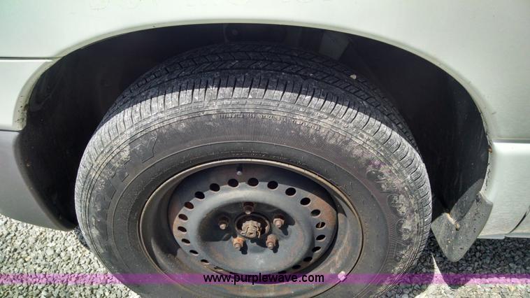 image for item Z9489 1999 Dodge Caravan van