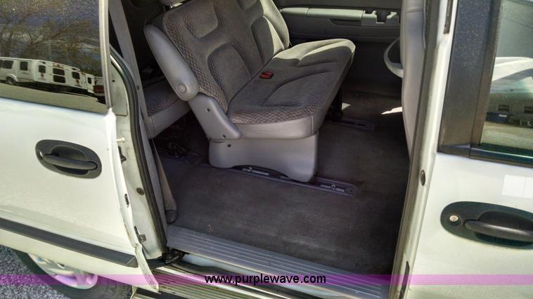 image for item Z9489 1999 Dodge Caravan van