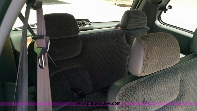 image for item Z9489 1999 Dodge Caravan van