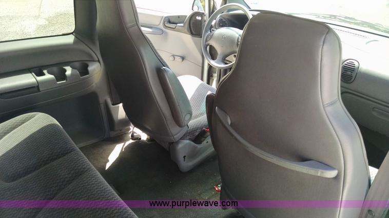 image for item Z9489 1999 Dodge Caravan van