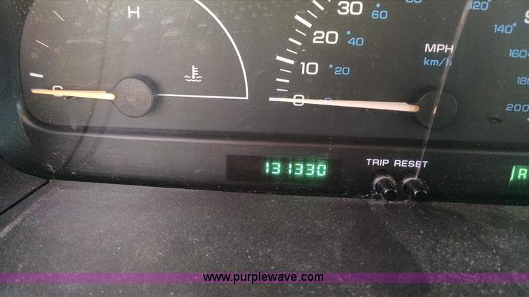 image for item Z9489 1999 Dodge Caravan van