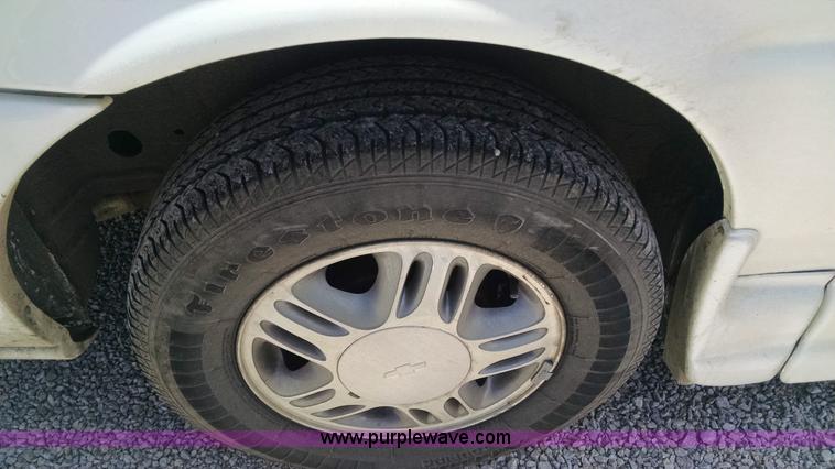 image for item Z9499 2005 Chevrolet Venture Cargo van