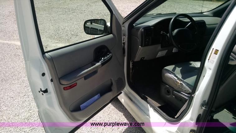 image for item Z9499 2005 Chevrolet Venture Cargo van