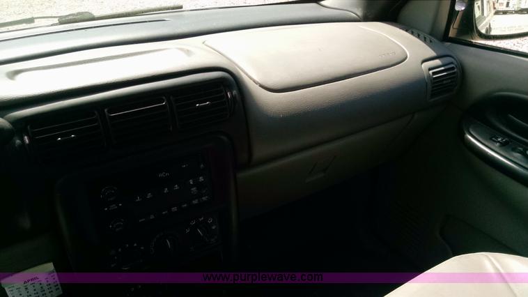 image for item Z9499 2005 Chevrolet Venture Cargo van