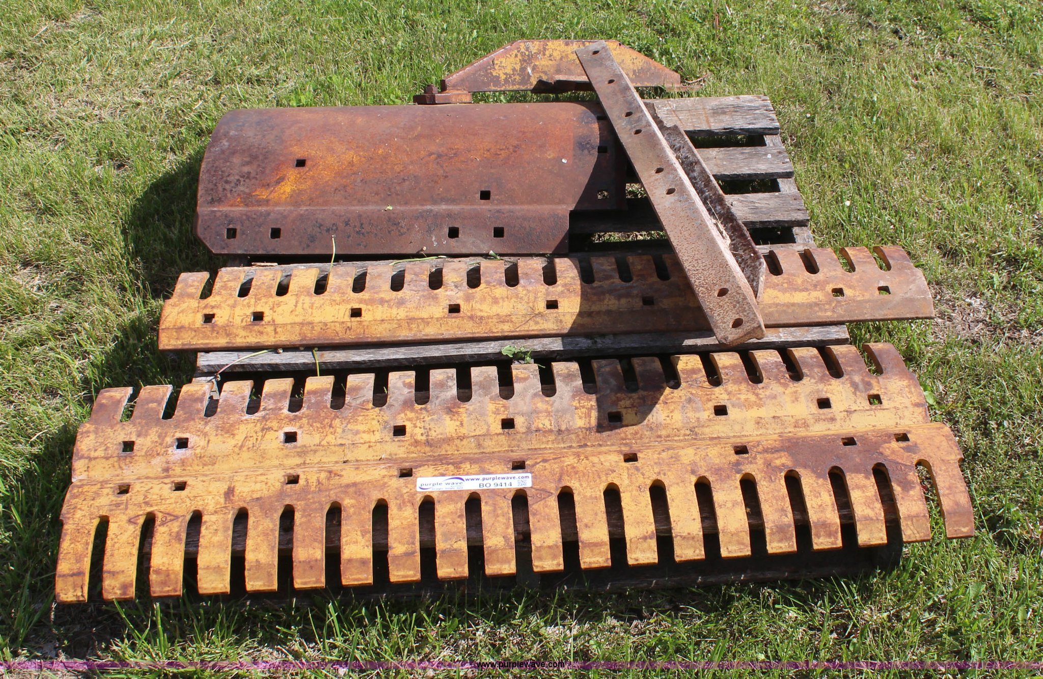 (3) 4' ice grader blades in Colony, KS Item BO9414 sold Purple Wave