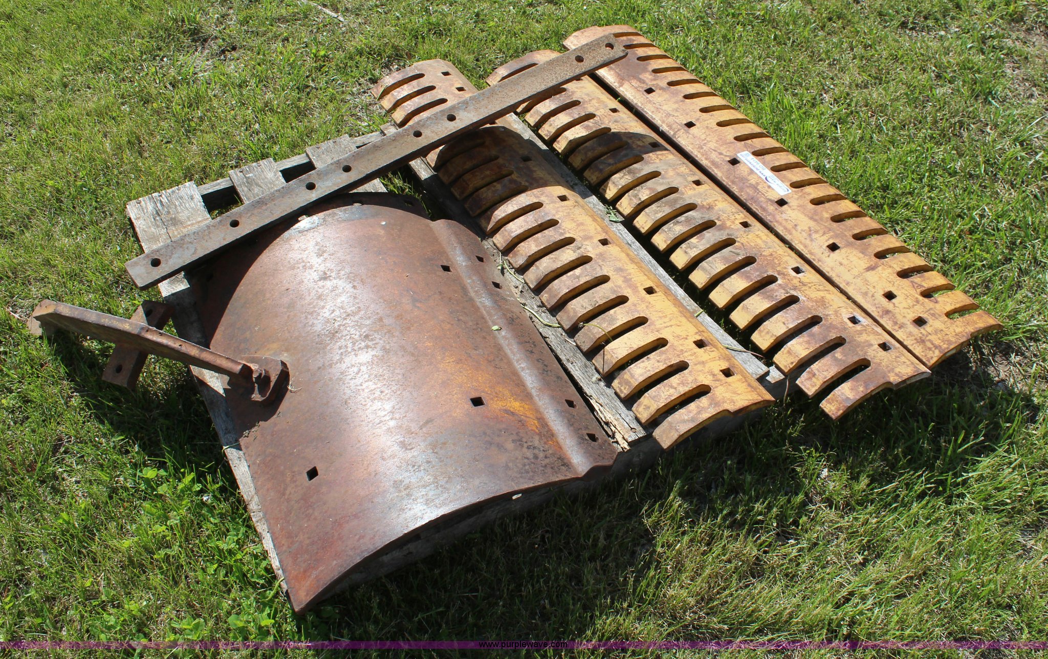 (3) 4' ice grader blades in Colony, KS Item BO9414 sold Purple Wave