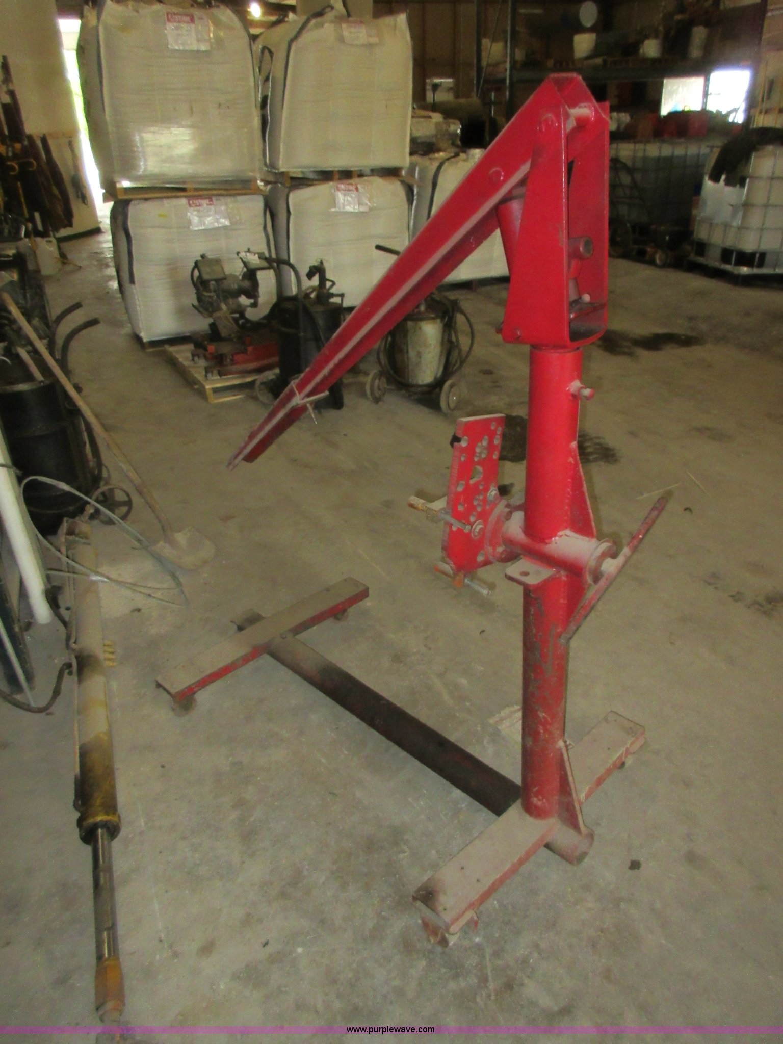 Engine hoist in Girard , KS Item G6602 sold Purple Wave