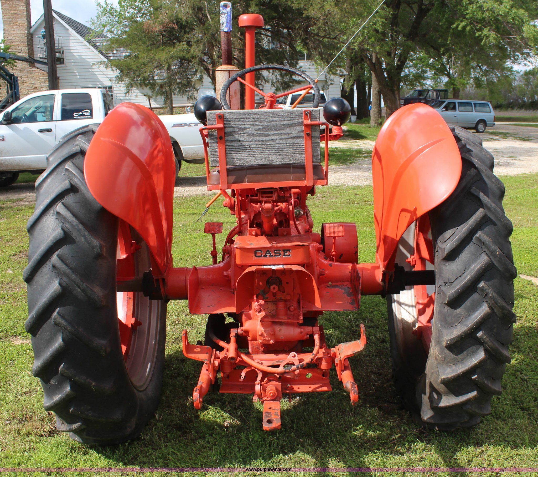1946 Case DC tractor in Colony, KS Item K6796 sold Purple Wave