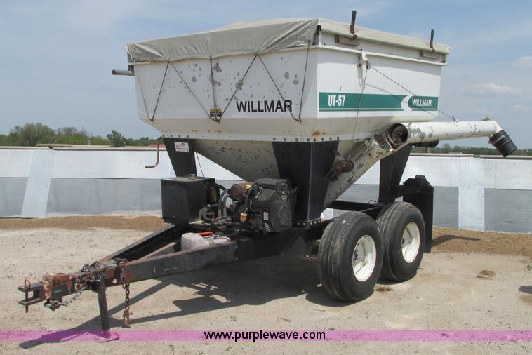 image for item B2929 Willmar UT57 fertilizer tender trailer