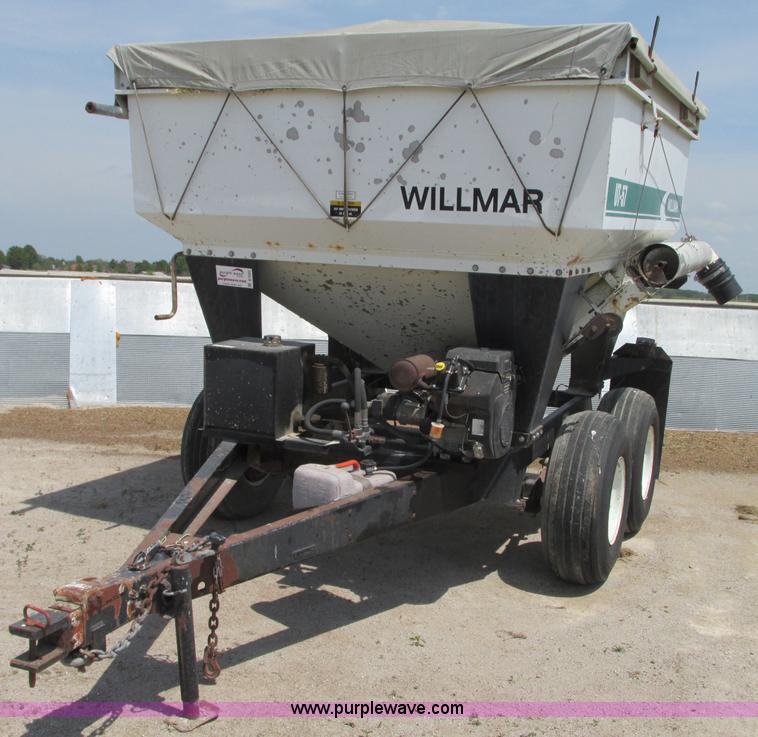 image for item B2929 Willmar UT57 fertilizer tender trailer