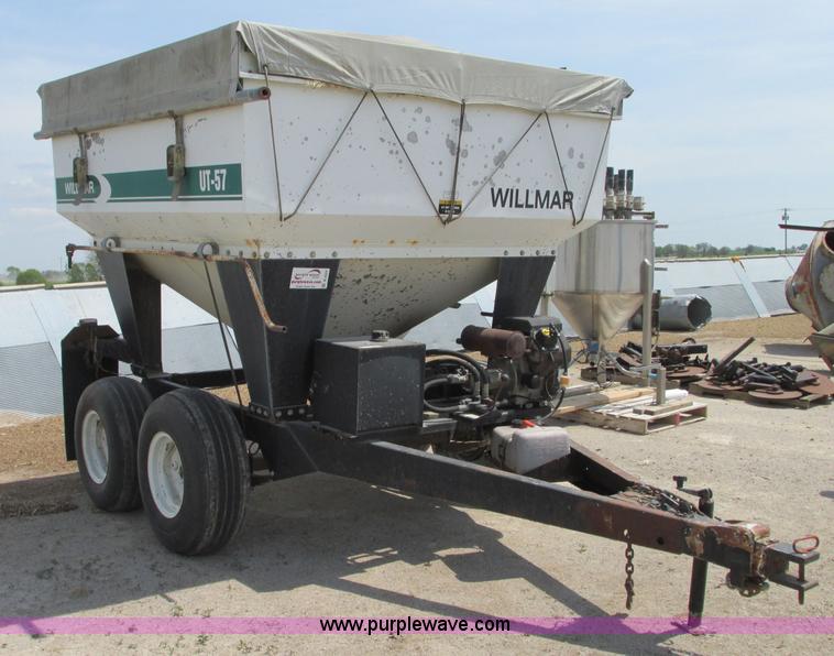 image for item B2929 Willmar UT57 fertilizer tender trailer