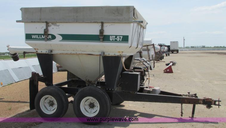 image for item B2929 Willmar UT57 fertilizer tender trailer