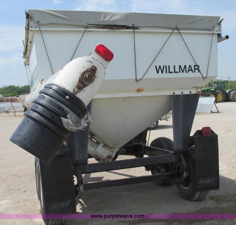 image for item B2929 Willmar UT57 fertilizer tender trailer