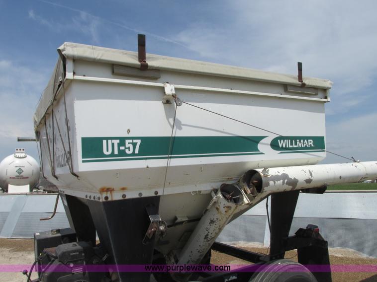 image for item B2929 Willmar UT57 fertilizer tender trailer