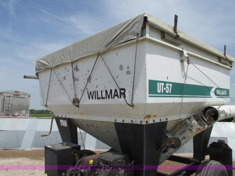 image for item B2929 Willmar UT57 fertilizer tender trailer