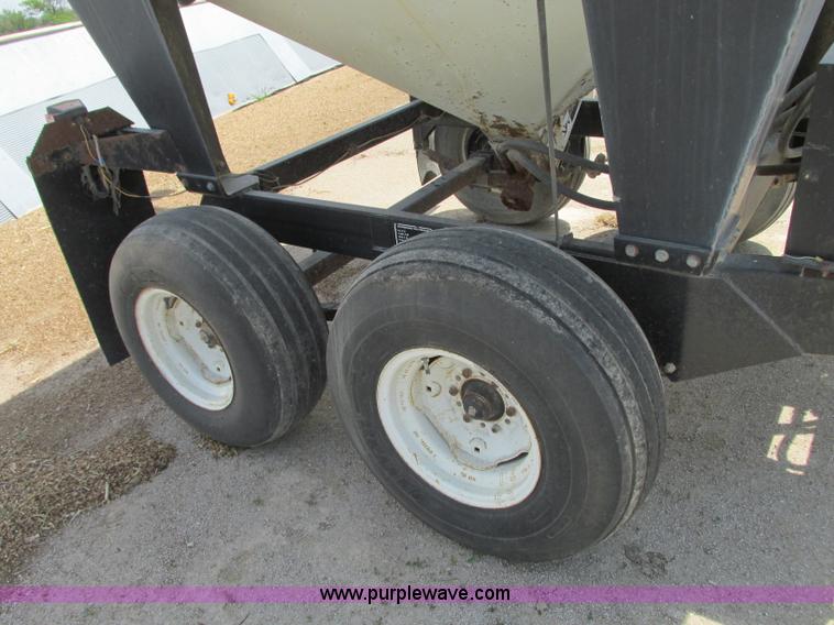 image for item B2929 Willmar UT57 fertilizer tender trailer