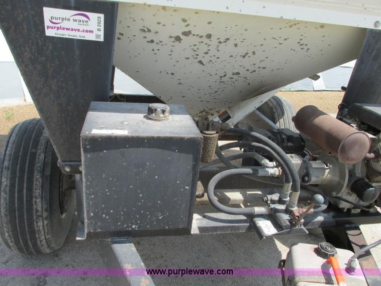 image for item B2929 Willmar UT57 fertilizer tender trailer