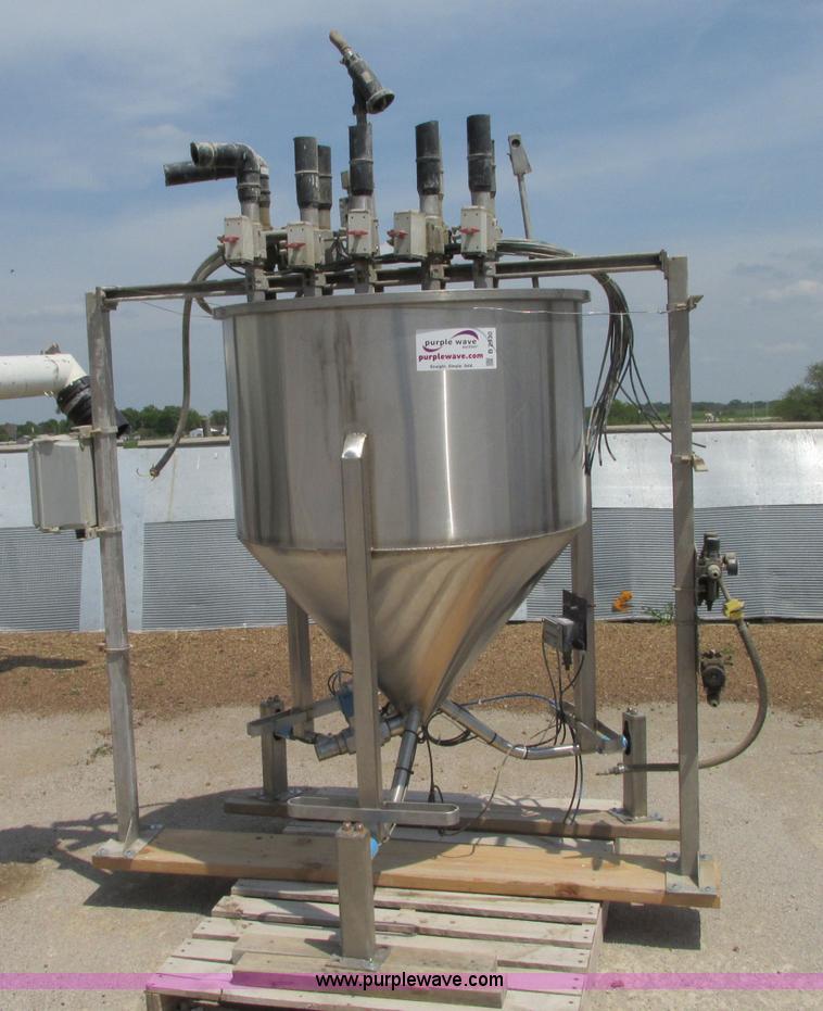 image for item B2930 Chemical hopper scales