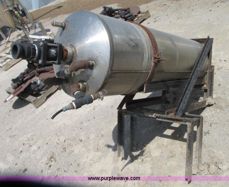 image for item B2932 60 gallon stainless steel foam marker tank