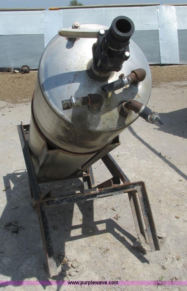 image for item B2932 60 gallon stainless steel foam marker tank