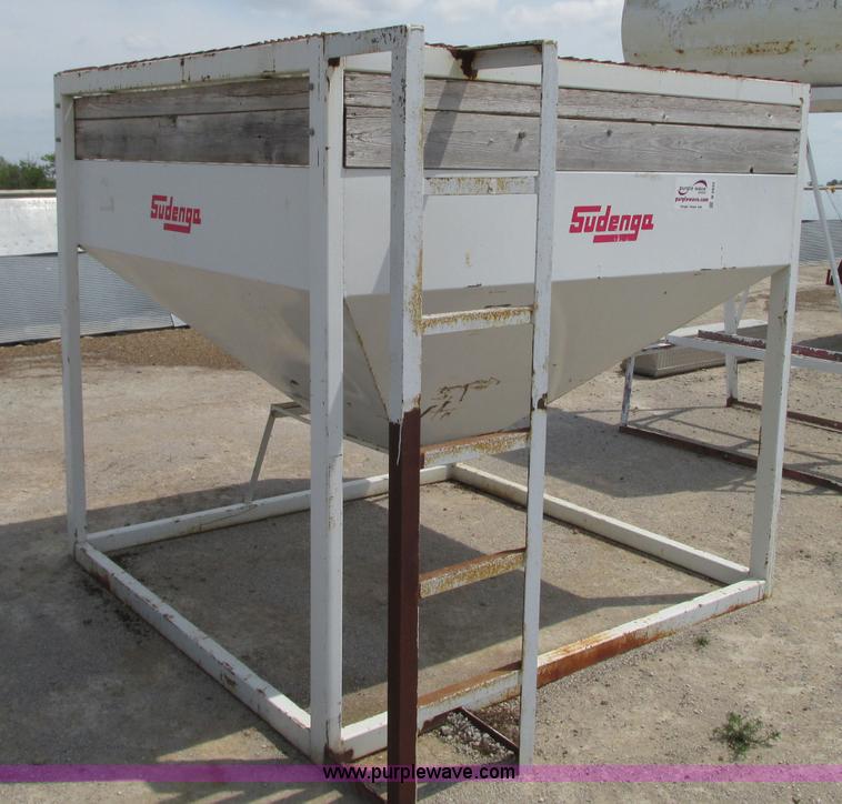 image for item B2935 Sudega bulk seed hopper