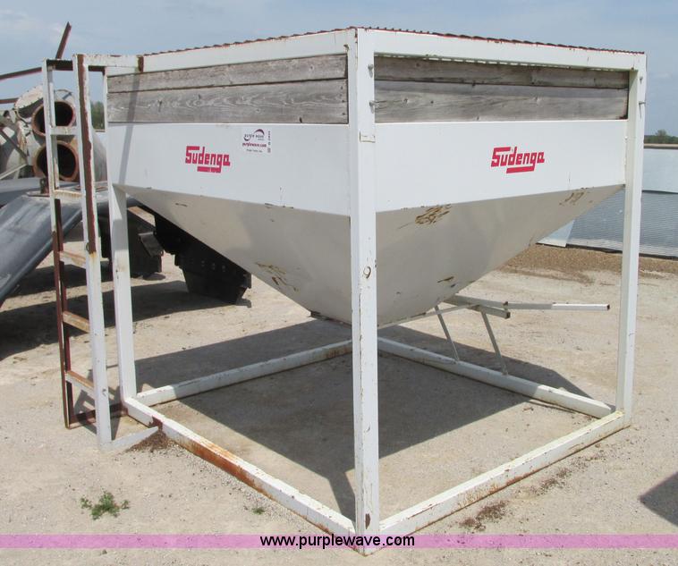image for item B2935 Sudega bulk seed hopper