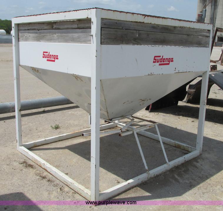 image for item B2935 Sudega bulk seed hopper
