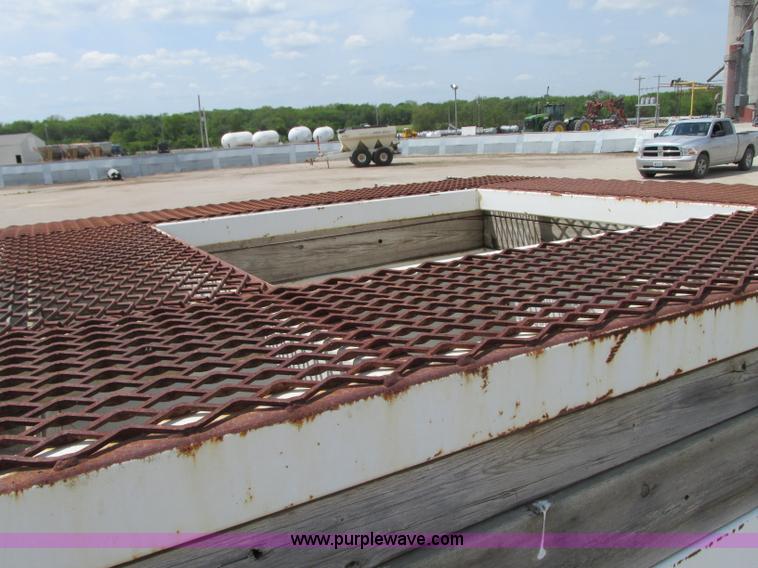 image for item B2935 Sudega bulk seed hopper