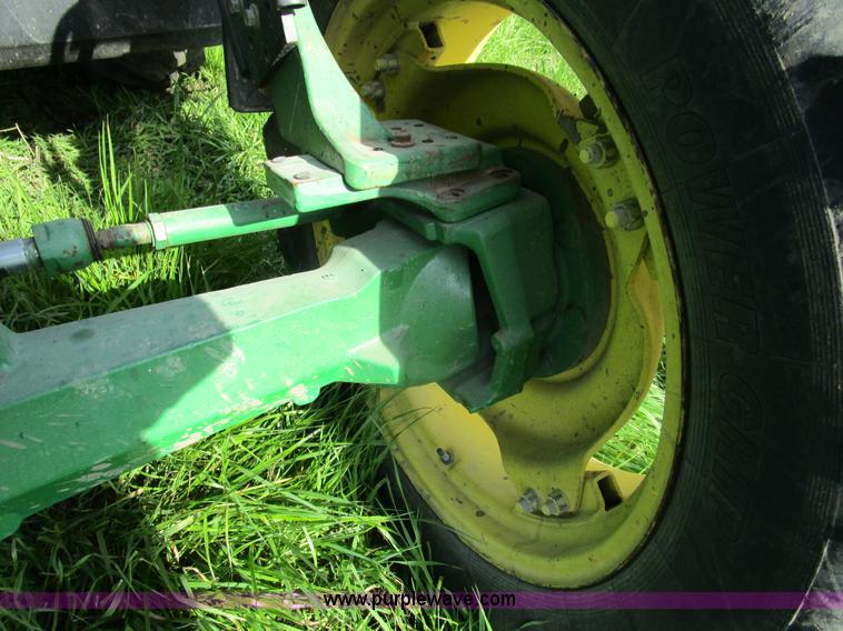 image for item D2426 2000 John Deere 6605 tractor