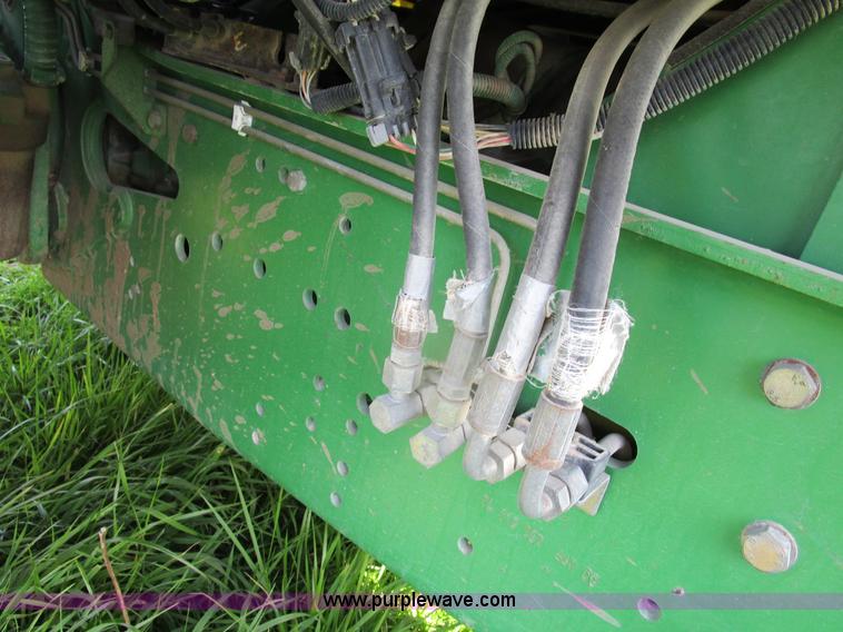 image for item D2426 2000 John Deere 6605 tractor