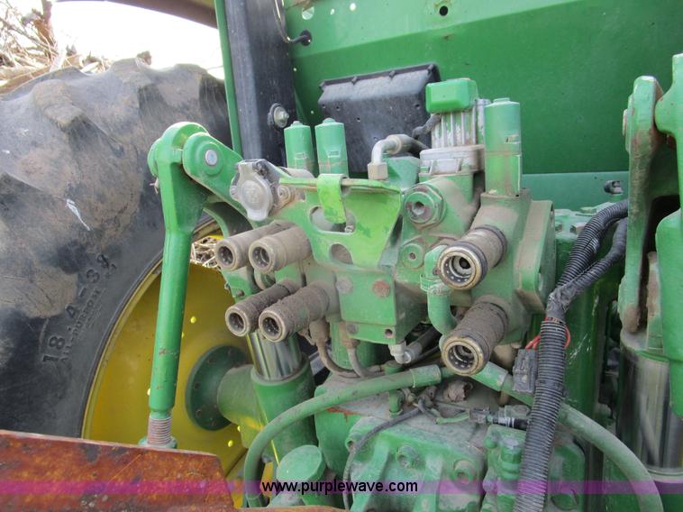 image for item D2426 2000 John Deere 6605 tractor