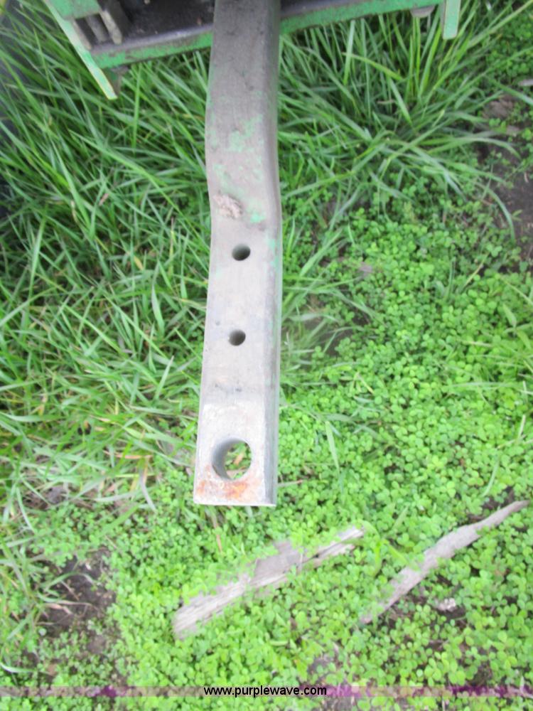 image for item D2426 2000 John Deere 6605 tractor