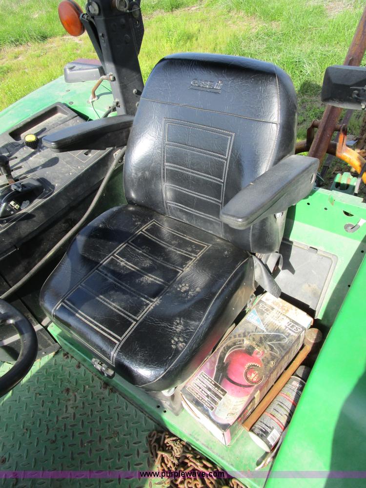 image for item D2426 2000 John Deere 6605 tractor