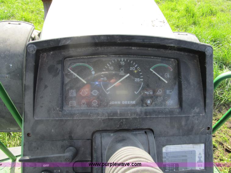 image for item D2426 2000 John Deere 6605 tractor