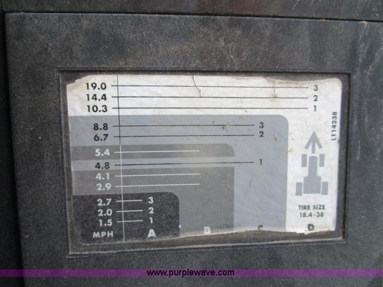 image for item D2426 2000 John Deere 6605 tractor