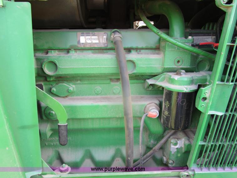 image for item D2426 2000 John Deere 6605 tractor