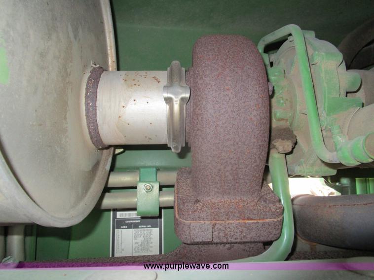 image for item D2426 2000 John Deere 6605 tractor