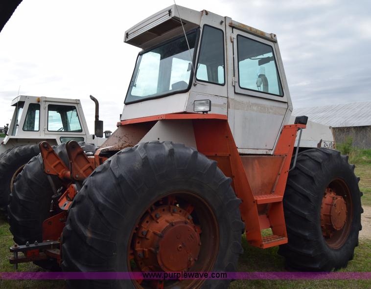 image for item E6354 1976 Case 2470 4WD tractor