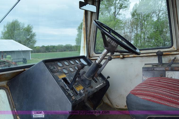 image for item E6354 1976 Case 2470 4WD tractor