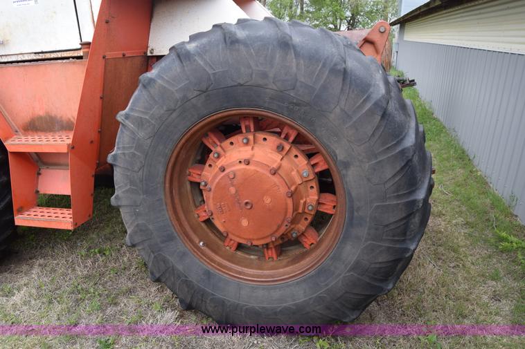 image for item E6354 1976 Case 2470 4WD tractor